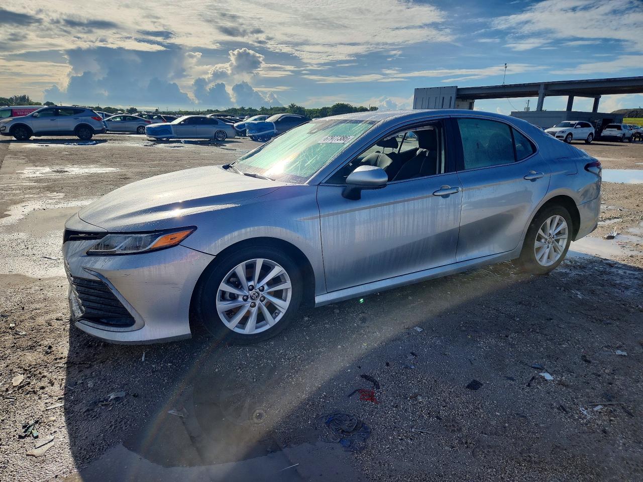 2021 TOYOTA CAMRY LE | 4T1C11AK0MU561647 | UPCARS