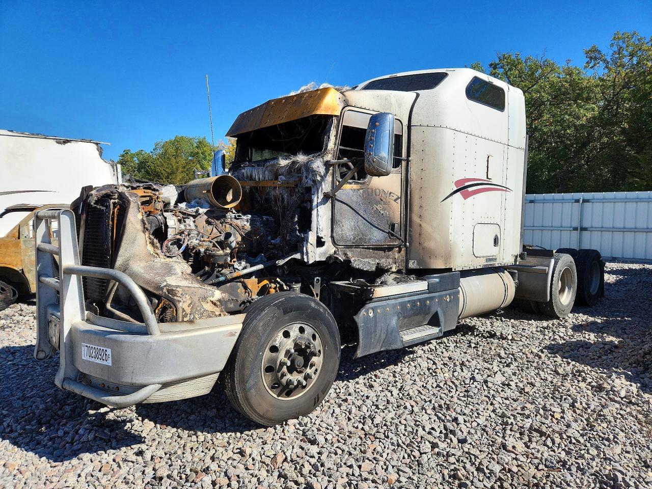 2007 KENWORTH ALL OTHER SEMI TRUCK | 1XKADB9X77J158543 | UPCARS