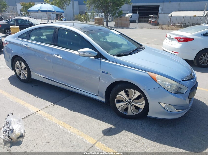 2013 HYUNDAI SONATA HYBRID LIMITED | KMHEC4A43DA075180 | UPCARS
