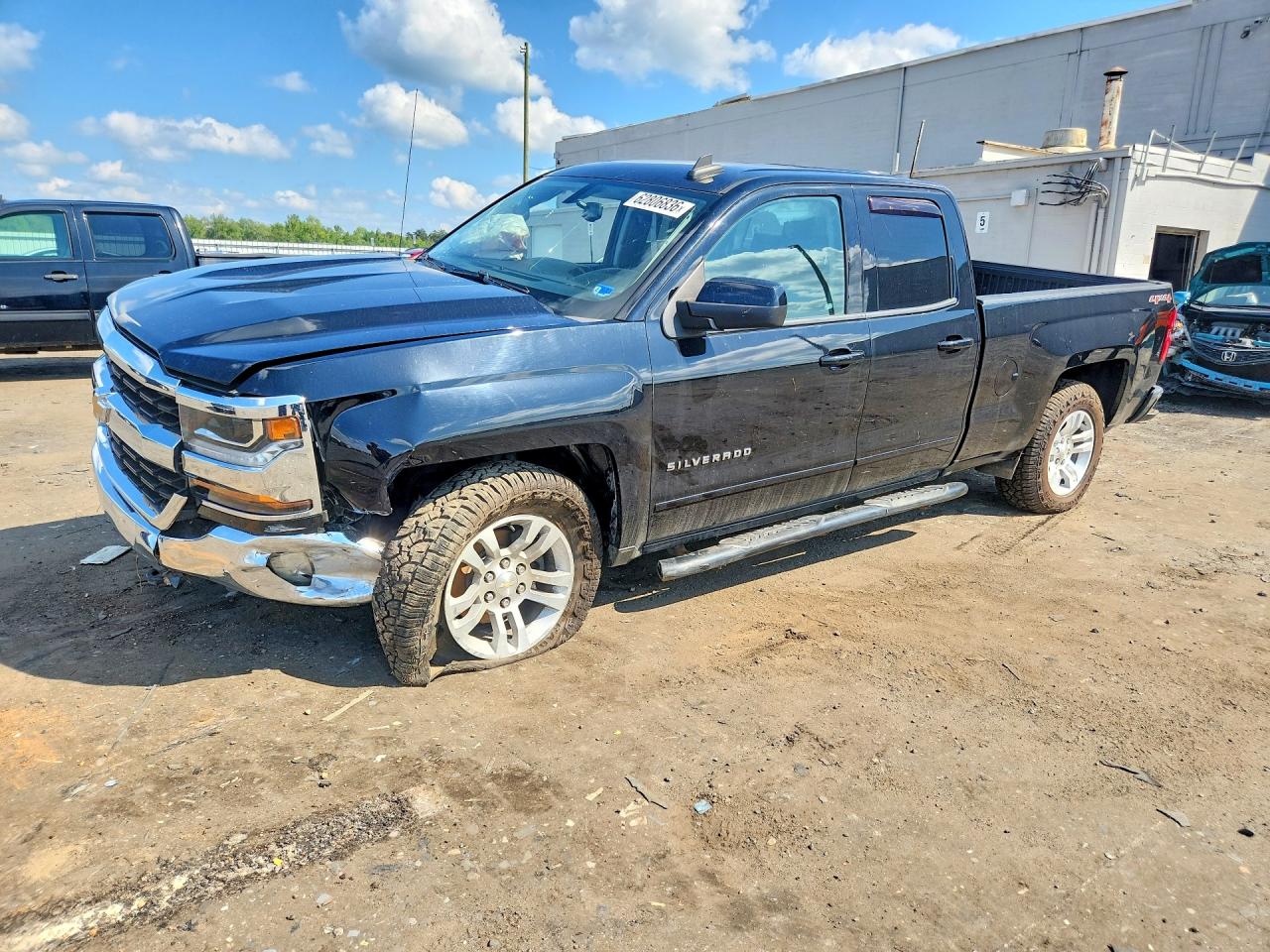 2017 CHEVROLET SILVERADO K1500 LT | 1GCVKREC1HZ324315 | UPCARS