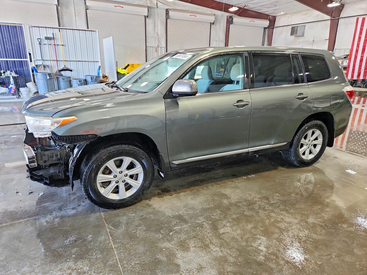 2013 TOYOTA HIGHLANDER BASE | 5TDBK3EH6DS247657 | UPCARS