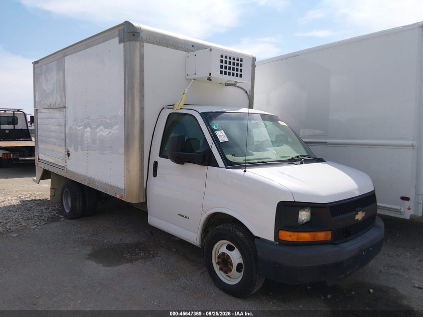 2015 CHEVROLET EXPRESS CUTAWAY 4500 | 1GB6G5CG6F1155655 | UPCARS