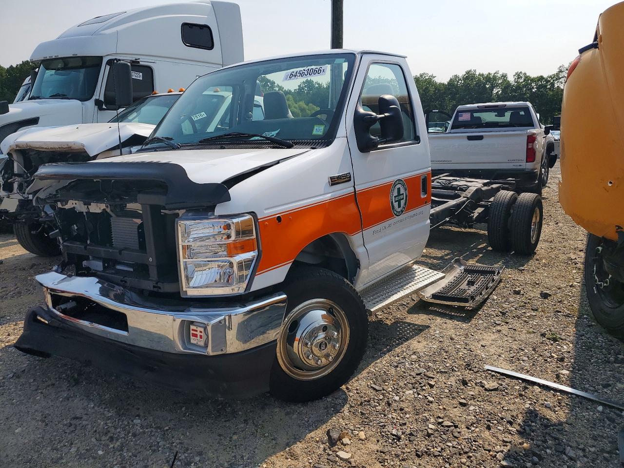 2025 FORD ECONOLIN E450 SUPER DUTY CUTAWAY VAN | 1FDXE4FNXSDD15485 | UPCARS