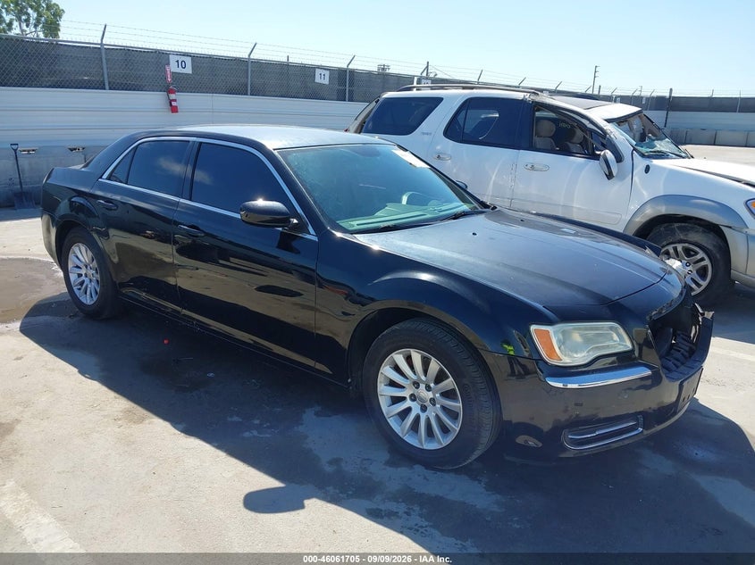 2014 CHRYSLER 300 | 2C3CCAAG1EH172678 | UPCARS