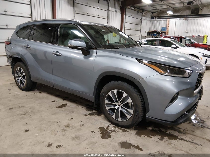 2021 TOYOTA HIGHLANDER XLE | 5TDGZRBH1MS149595 | UPCARS
