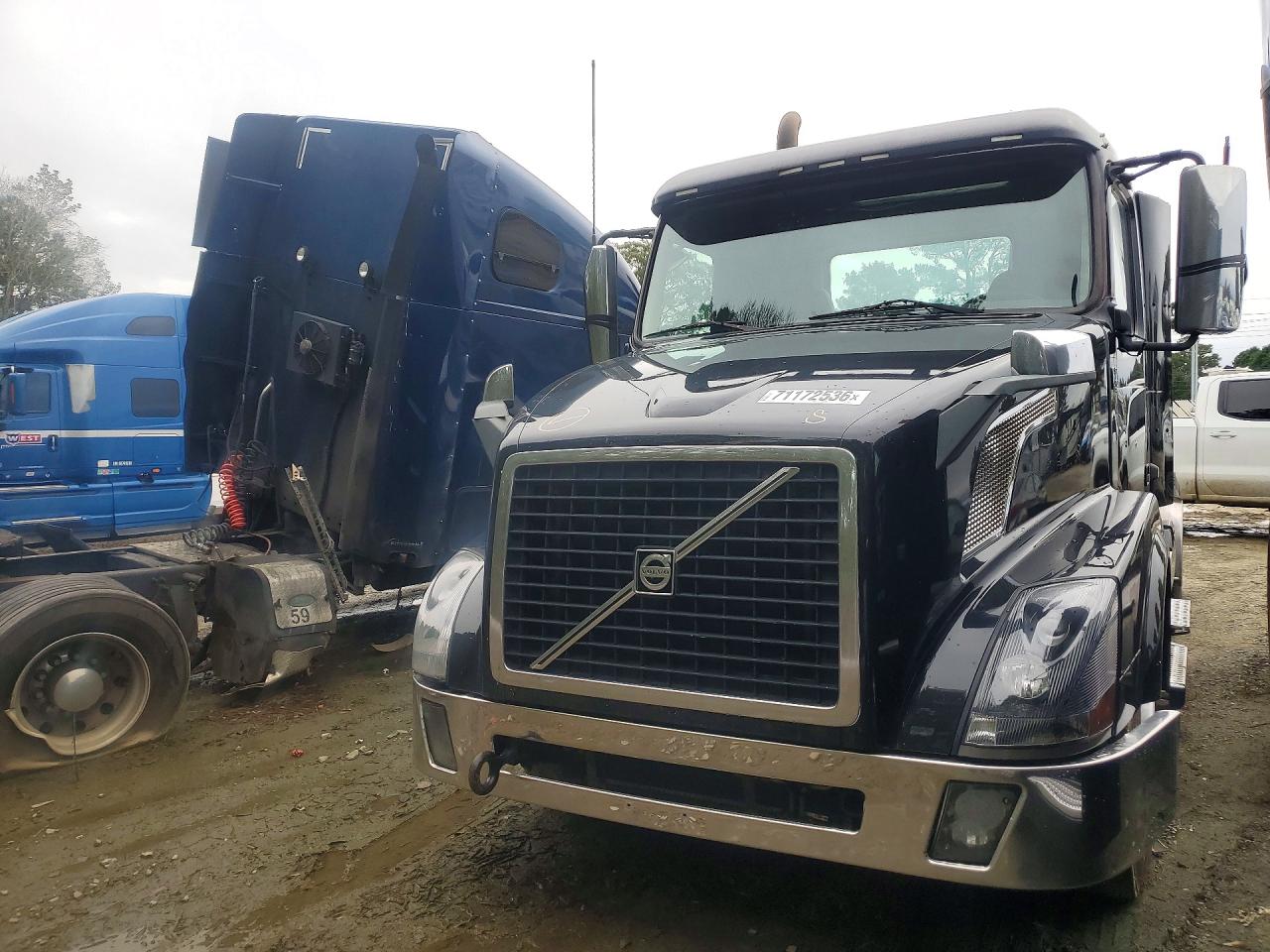 2012 VOLVO VNL SEMI TRUCK | 4V4NC9EJ0CN559417 | UPCARS