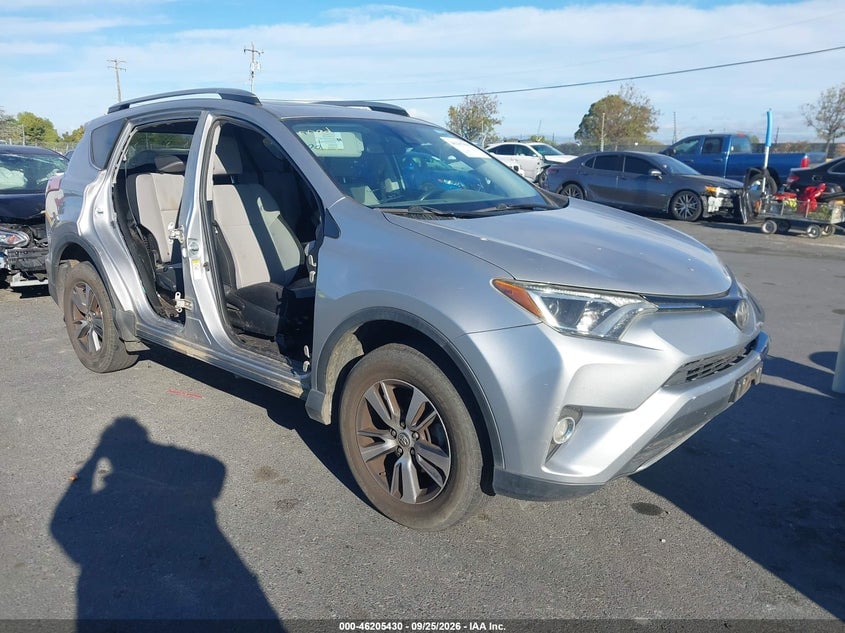 2017 TOYOTA RAV4 XLE | 2T3RFREVXHW648788 | UPCARS