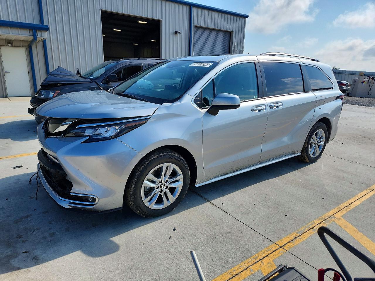 2023 TOYOTA SIENNA XLE | 5TDJSKFC3PS093745 | UPCARS