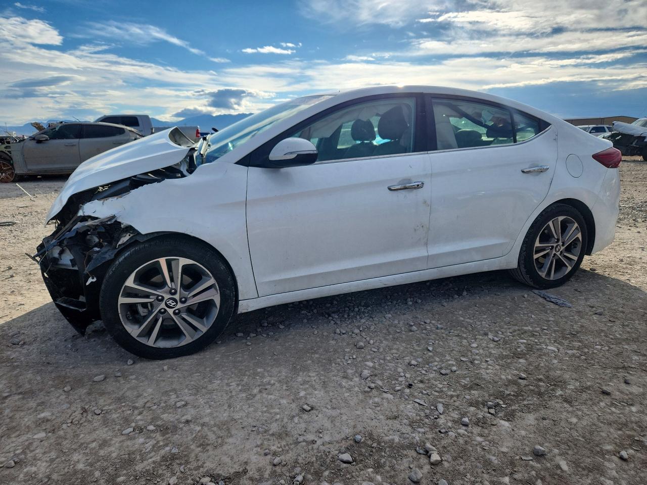 2017 HYUNDAI ELANTRA LIMITED | 5NPD84LF8HH027351 | UPCARS