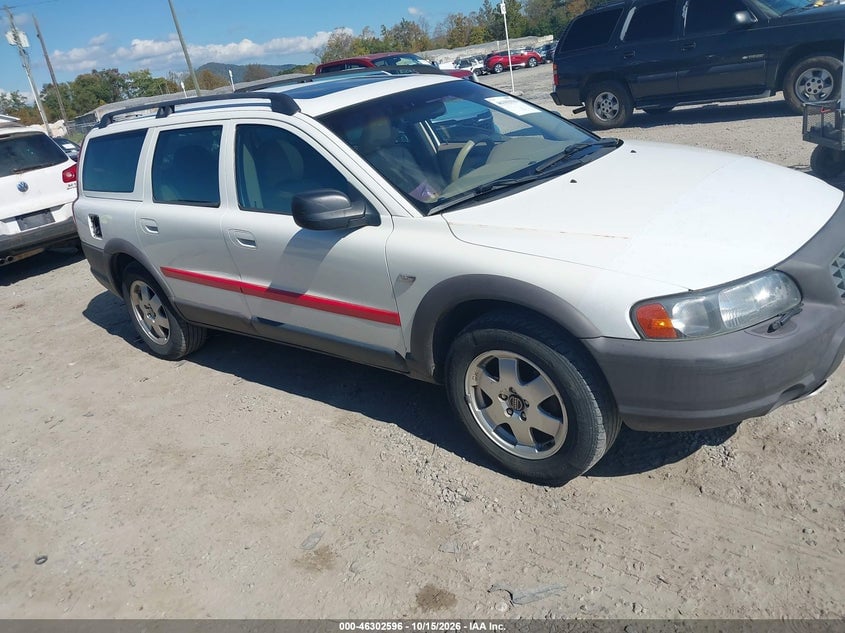 2001 VOLVO V70 XC | YV1SZ58D811007321 | UPCARS