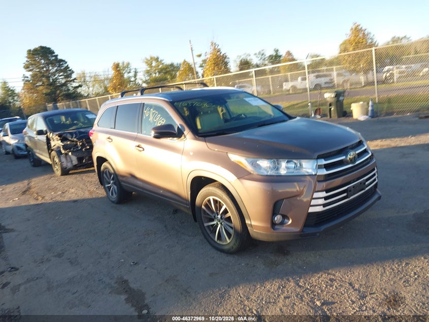 2018 TOYOTA HIGHLANDER XLE | 5TDJZRFH4JS859151 | UPCARS