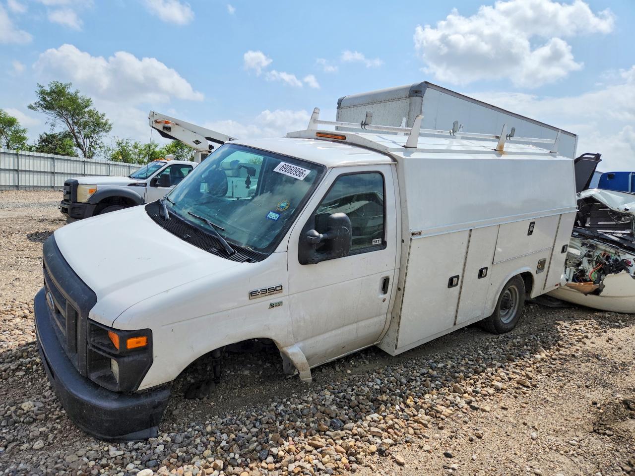 2017 FORD ECONOLIN E350 SUPER DUTY CUTAWAY VAN | 1FDWE3F63HDC60207 | UPCARS
