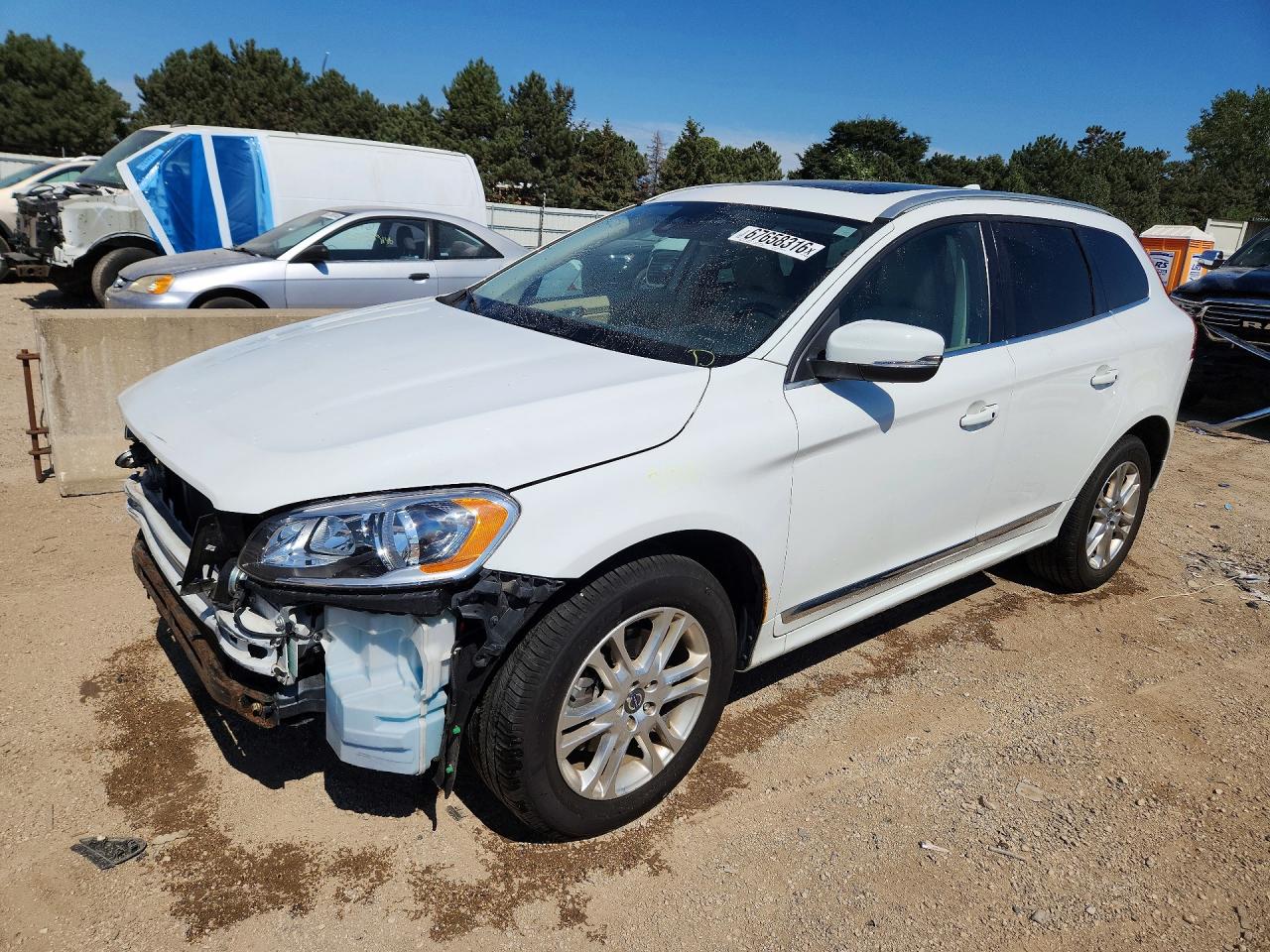 2015 VOLVO XC60 T5 PREMIER | YV440MDB8F2598157 | UPCARS