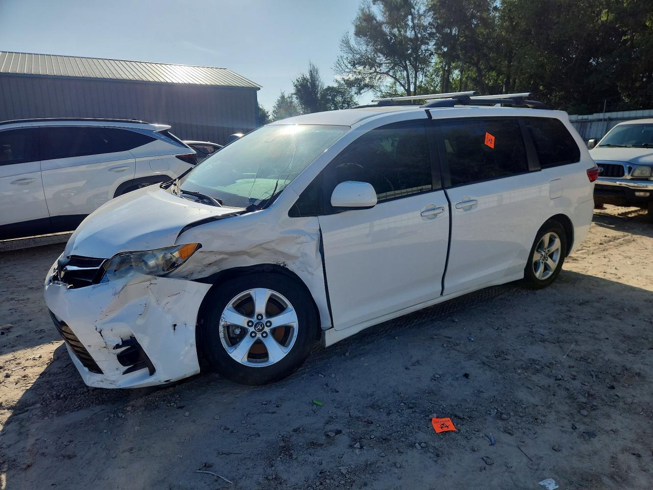 2018 TOYOTA SIENNA LE | 5TDKZ3DC8JS903578 | UPCARS