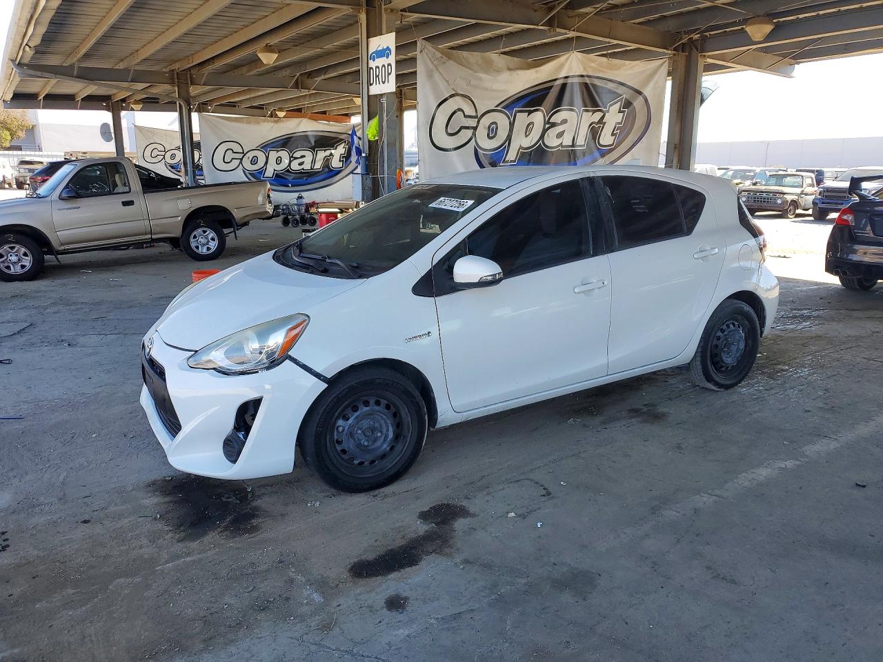 2015 TOYOTA PRIUS ONE | JTDKDTB32F1110427 | UPCARS