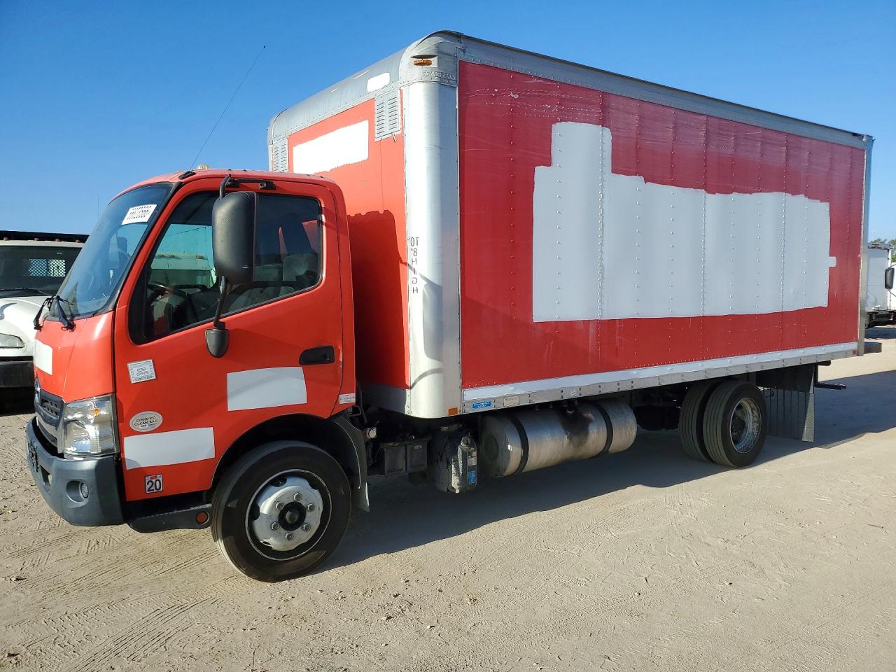 2018 HINO ALL OTHER BOX TRUCK | JHHSDM2H7JK006355 | UPCARS