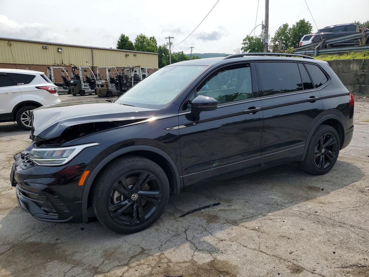 2024 VOLKSWAGEN TIGUAN SE R-LINE BLACK | 3VV8B7AX5RM207075 | UPCARS