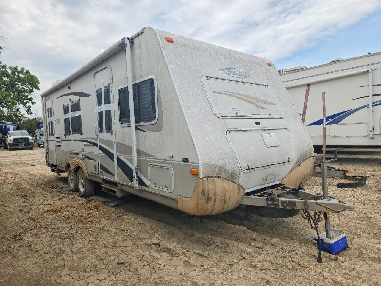 2003 RVIS RECREATION R-VISION TRAIL-LITE CAMPER | 4WY200M2631082826 | UPCARS