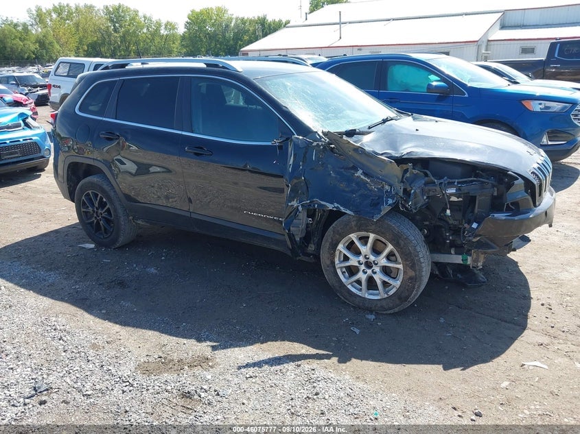 2016 JEEP CHEROKEE LATITUDE | 1C4PJMCS7GW242632 | UPCARS