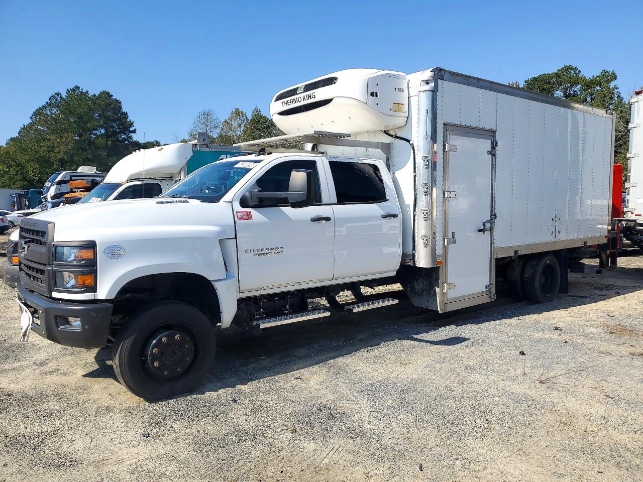 2020 GM SILVERADO 515 REFRIGERATED BOX TRUCK | 1HTKJPVK0LH246001 | UPCARS