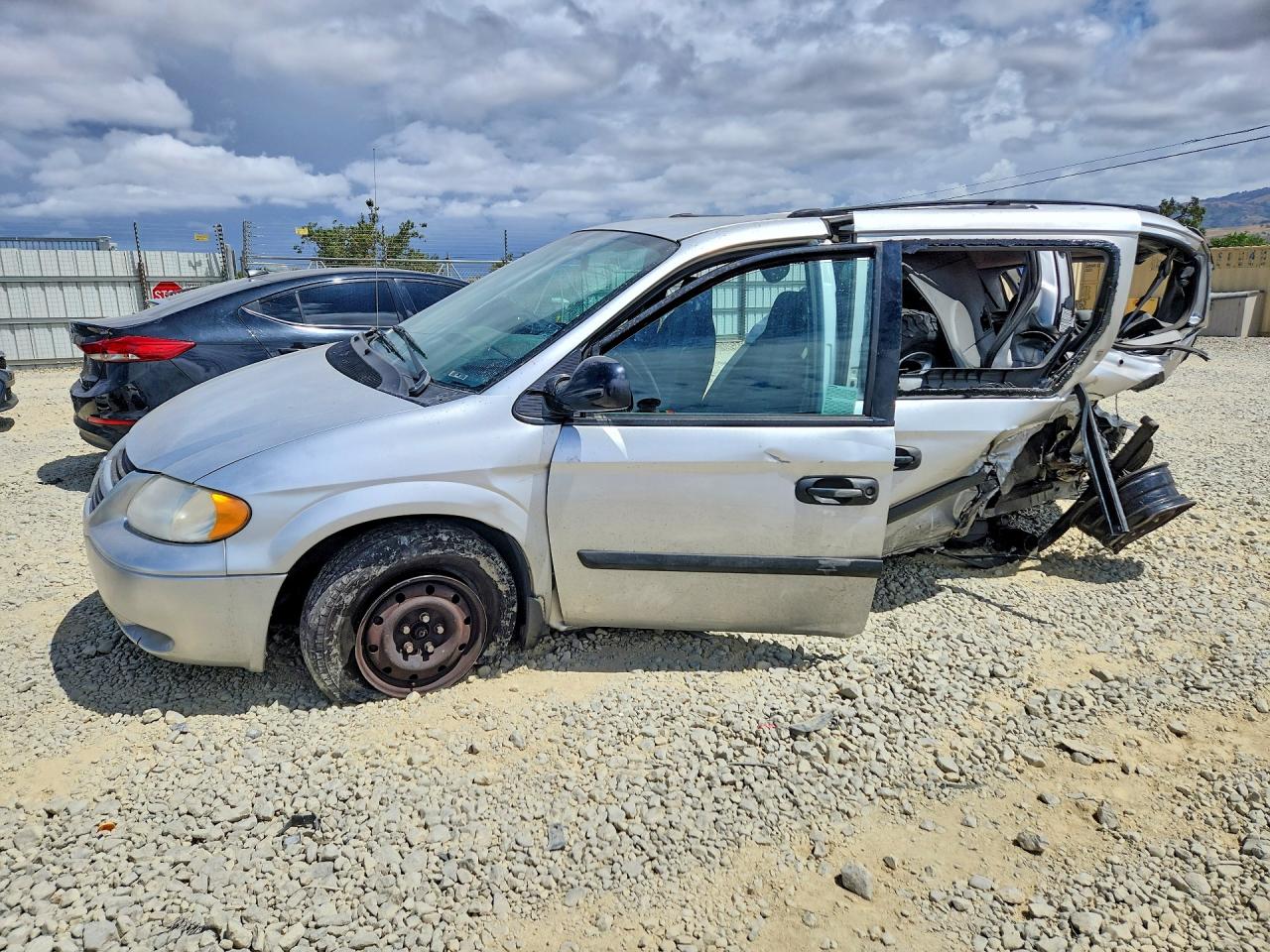2005 DODGE CARAVAN SE | 1D4GP24R45B205236 | UPCARS