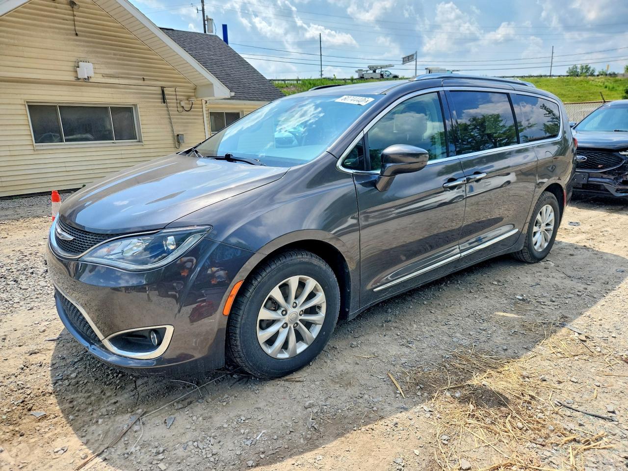 2018 CHRYSLER PACIFICA TOURING L | 2C4RC1BG2JR152030 | UPCARS