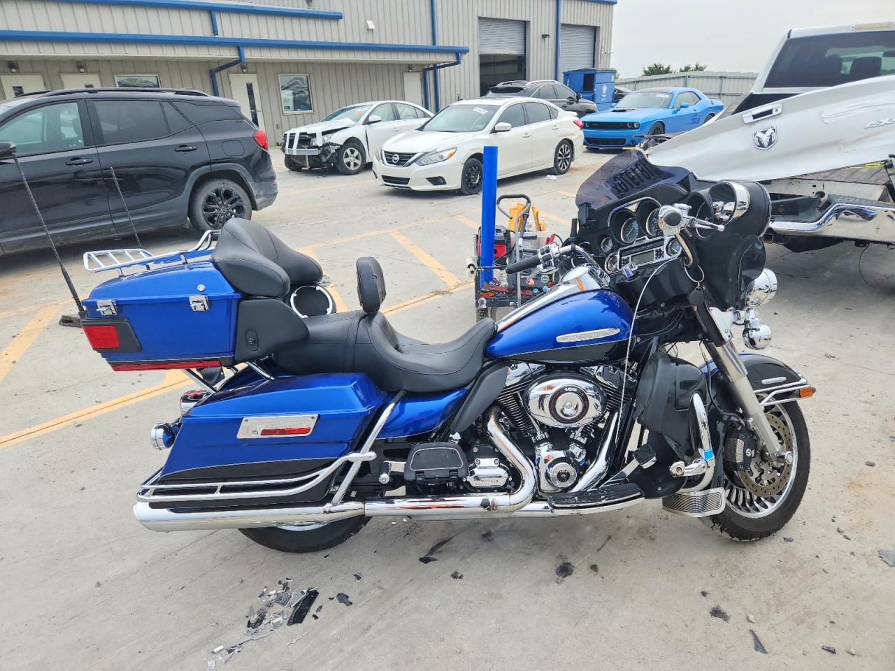 2010 HARLEY-DAVIDSON FL | 1HD1KEM17AB656702 | UPCARS