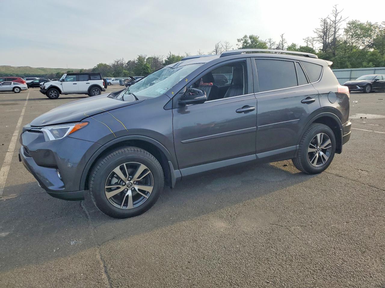2018 TOYOTA RAV4 XLE | JTMRFREV5JJ742078 | UPCARS
