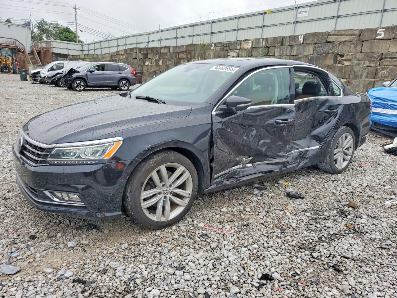 2018 VOLKSWAGEN PASSAT SEL PREMIUM | 1VWCA7A33JC041733 | UPCARS