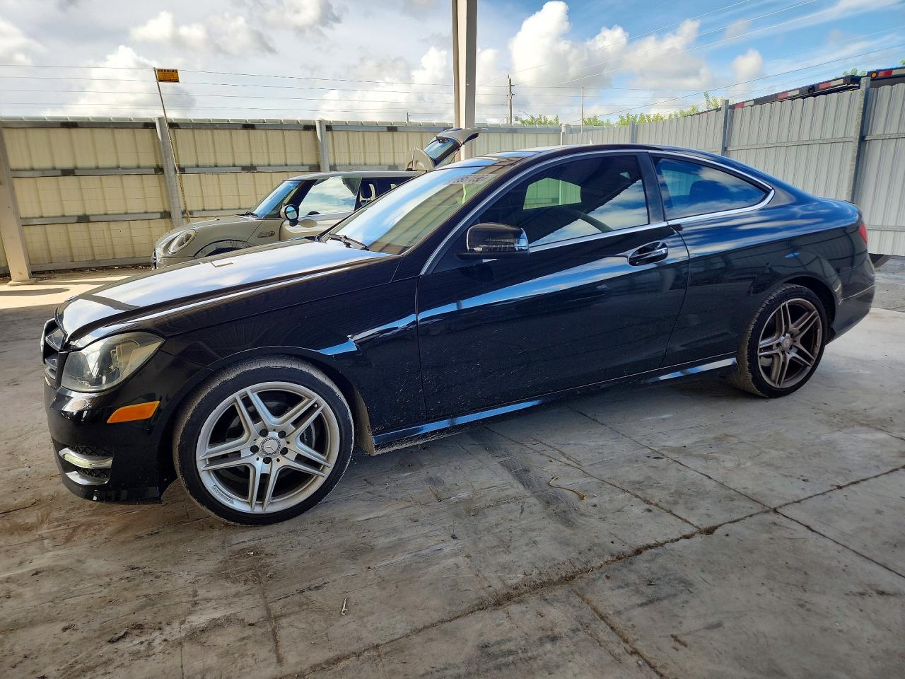 2015 MERCEDES-BENZ C-CLASS 250 | WDDGJ4HB3FG364962 | UPCARS