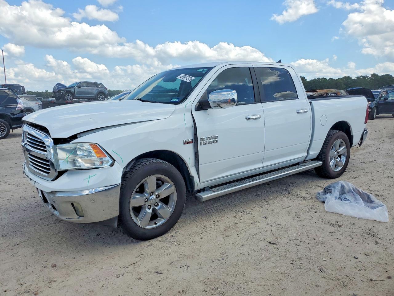 2015 RAM 1500 SLT | 1C6RR6LT4FS535035 | UPCARS