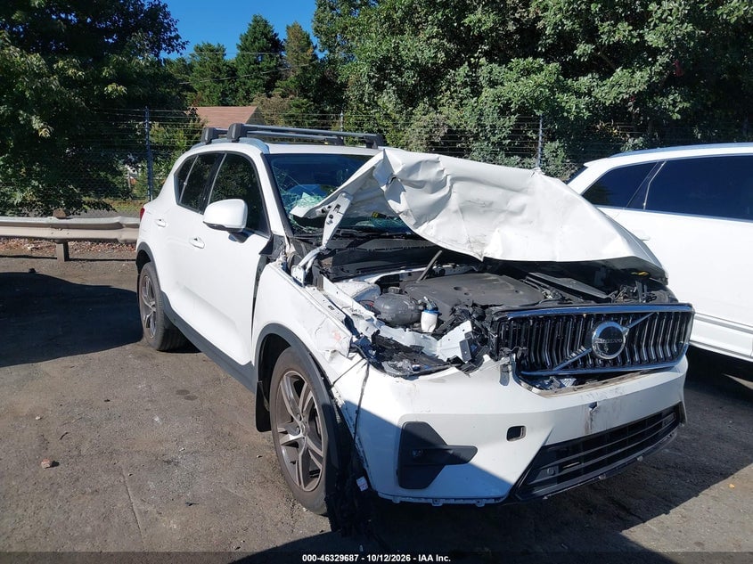 2023 VOLVO XC40 B5 PLUS BRIGHT THEME | YV4L12UN6P2071033 | UPCARS
