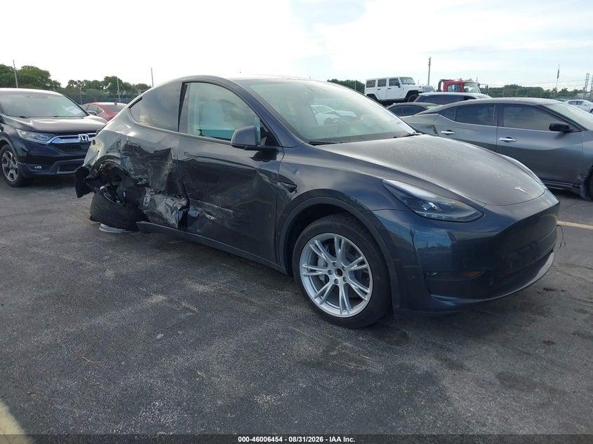 2024 TESLA MODEL Y LONG RANGE SINGLE MOTOR REAR-WHEEL DRIVE/RWD | 7SAYGDED3RF039636 | UPCARS