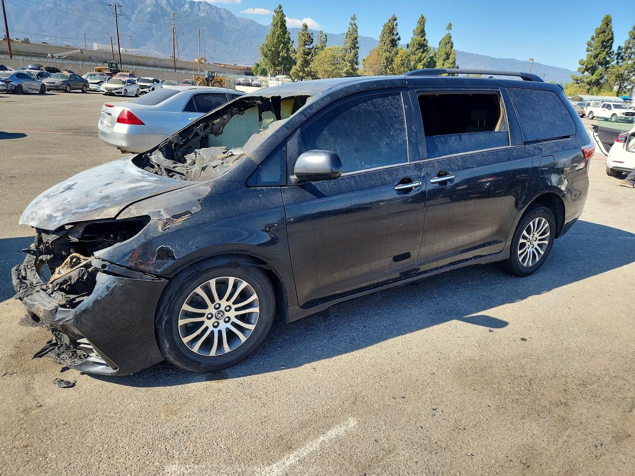 2018 TOYOTA SIENNA XLE 8-PASSENGER | 5TDYZ3DC8JS930144 | UPCARS