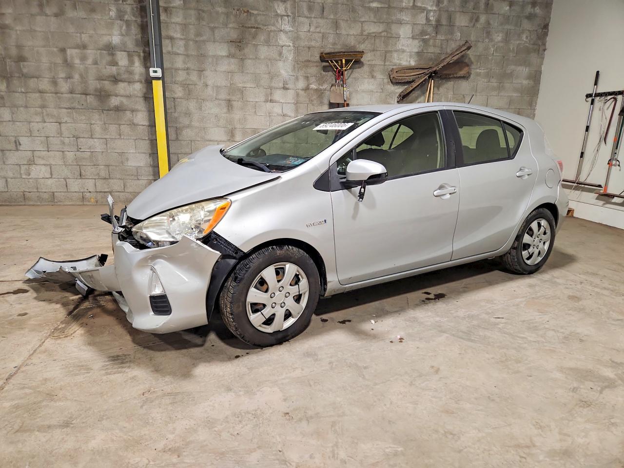 2013 TOYOTA PRIUS TWO | JTDKDTB3XD1544723 | UPCARS