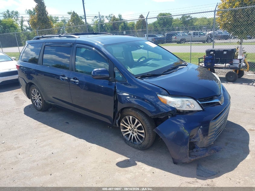 2018 TOYOTA SIENNA XLE 8 PASSENGER | 5TDYZ3DC6JS957939 | UPCARS