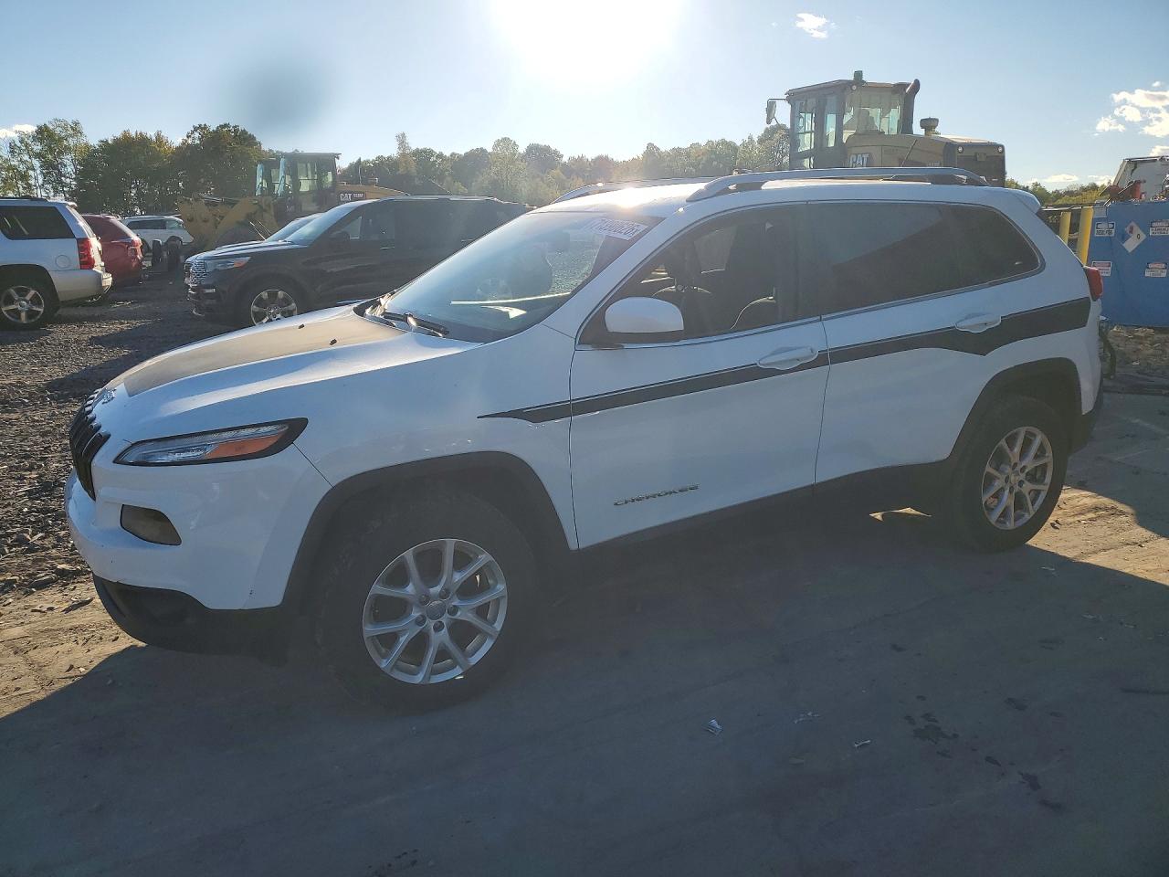 2015 JEEP CHEROKEE LATITUDE | 1C4PJMCB4FW768067 | UPCARS