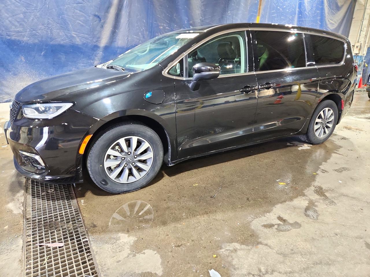 2023 CHRYSLER PACIFICA HYBRID TOURING L | 2C4RC1L78PR632371 | UPCARS
