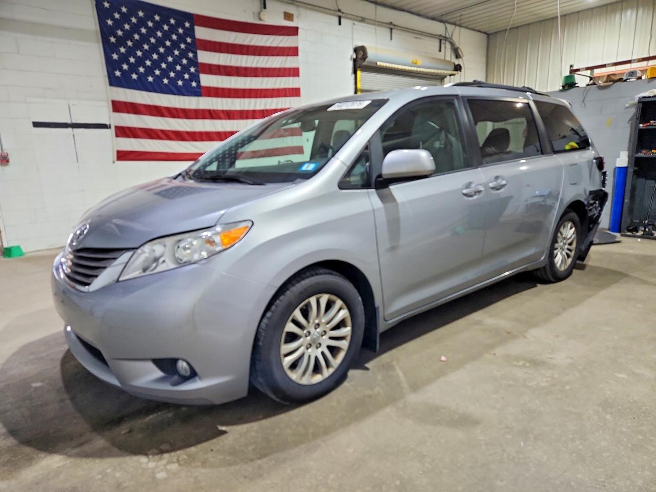 2017 TOYOTA SIENNA XLE 8-PASSENGER | 5TDYZ3DC9HS897908 | UPCARS