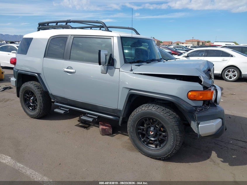 2014 TOYOTA FJ CRUISER | JTEBU4BF0EK188273 | UPCARS