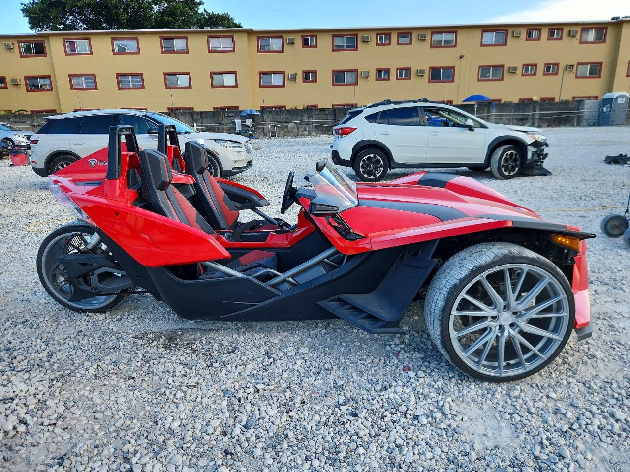 2015 POLARIS SLINGSHOT SL | 57XAAPFA1F5100654 | UPCARS