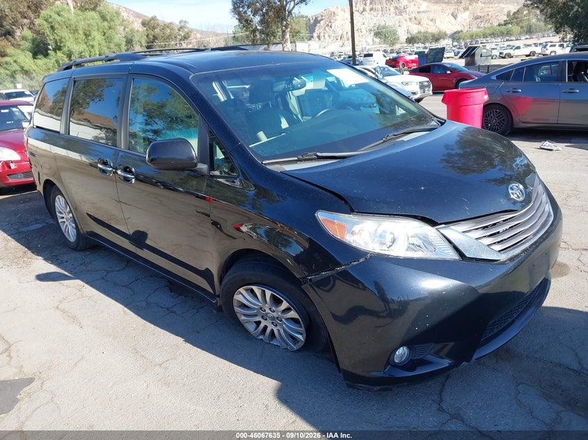 2016 TOYOTA SIENNA XLE 8 PASSENGER | 5TDYK3DC5GS695361 | UPCARS
