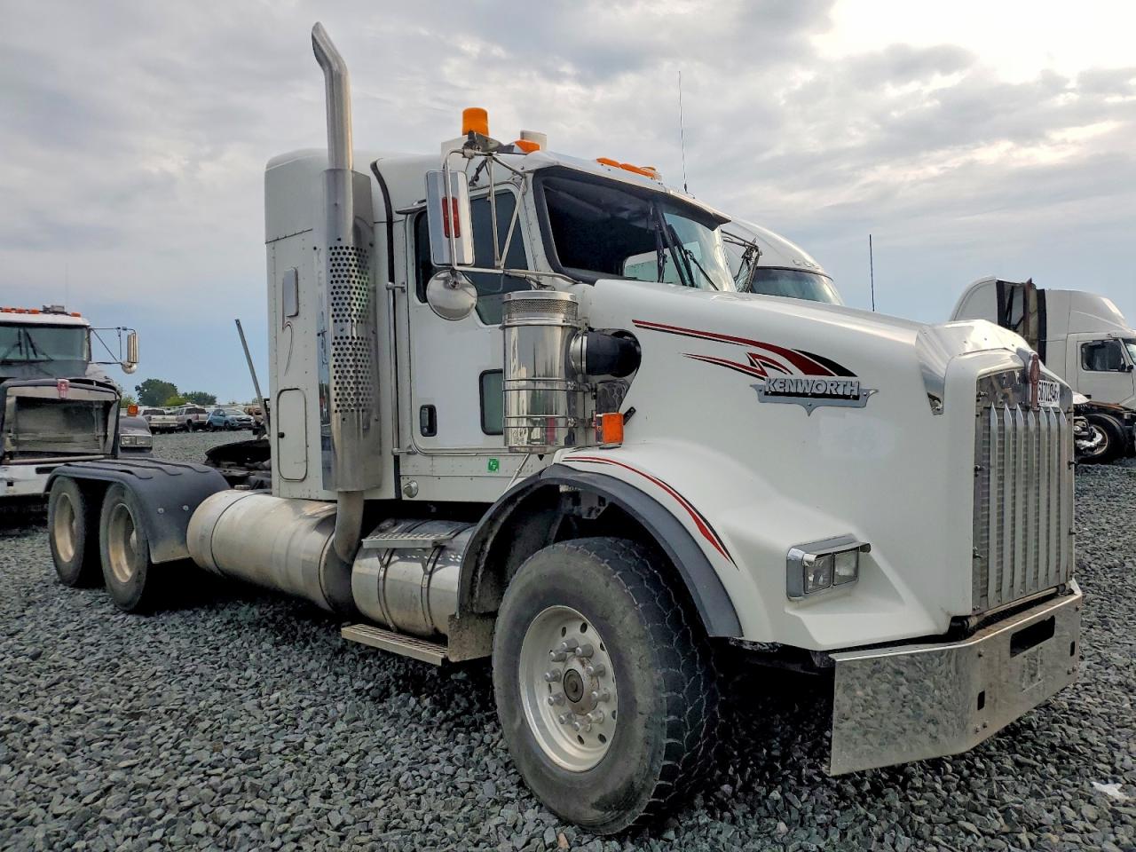 2006 KENWORTH T800 SEMI TRUCK | 1NKDLB0XX6R990451 | UPCARS