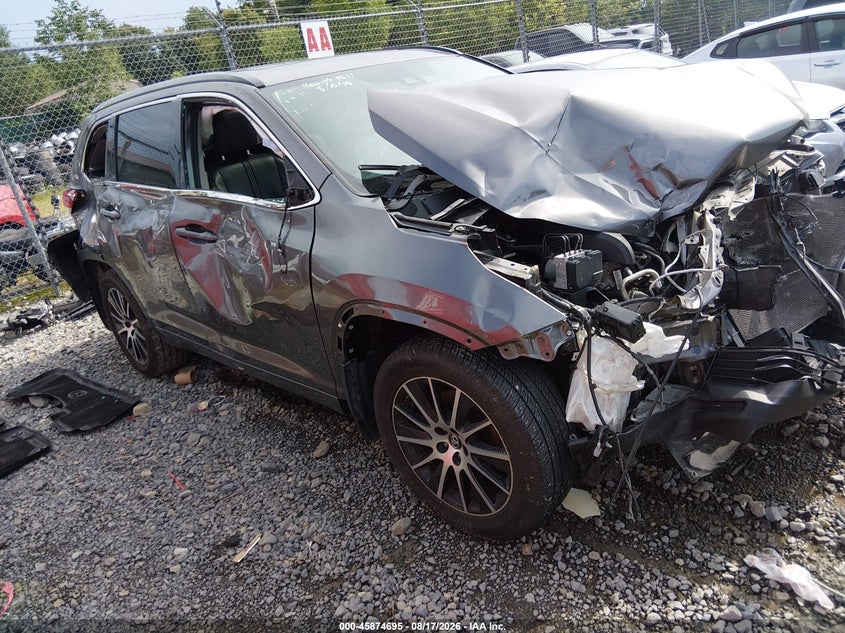 2018 TOYOTA HIGHLANDER SE | 5TDJZRFH2JS897073 | UPCARS
