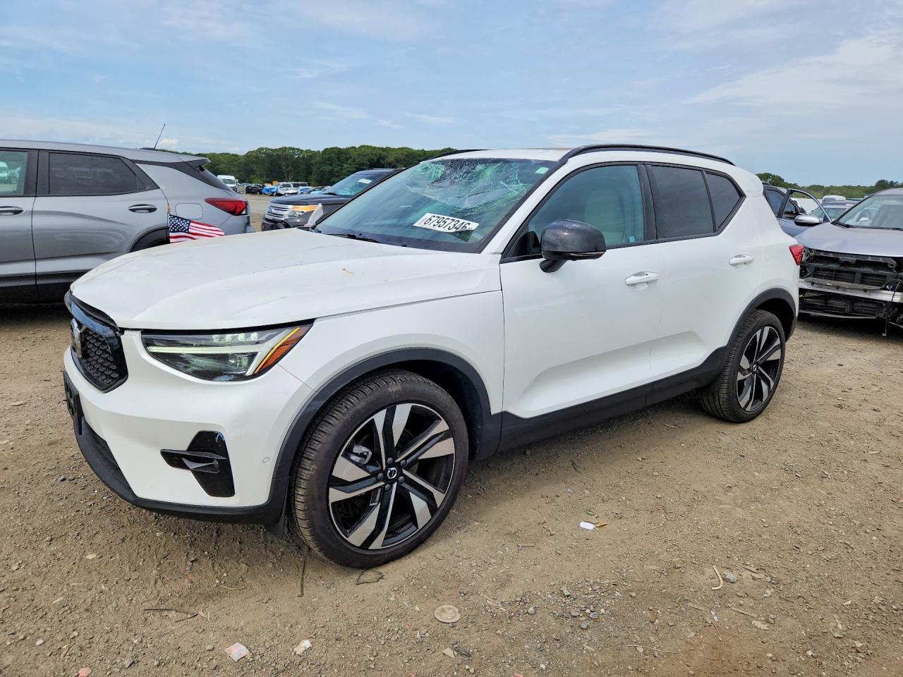 2025 VOLVO XC40 PLUS | YV4L12UCXS2462418 | UPCARS