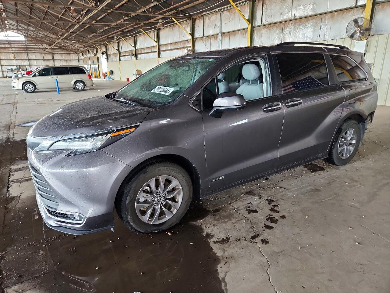 2021 TOYOTA SIENNA XLE | 5TDYRKEC4MS062575 | UPCARS