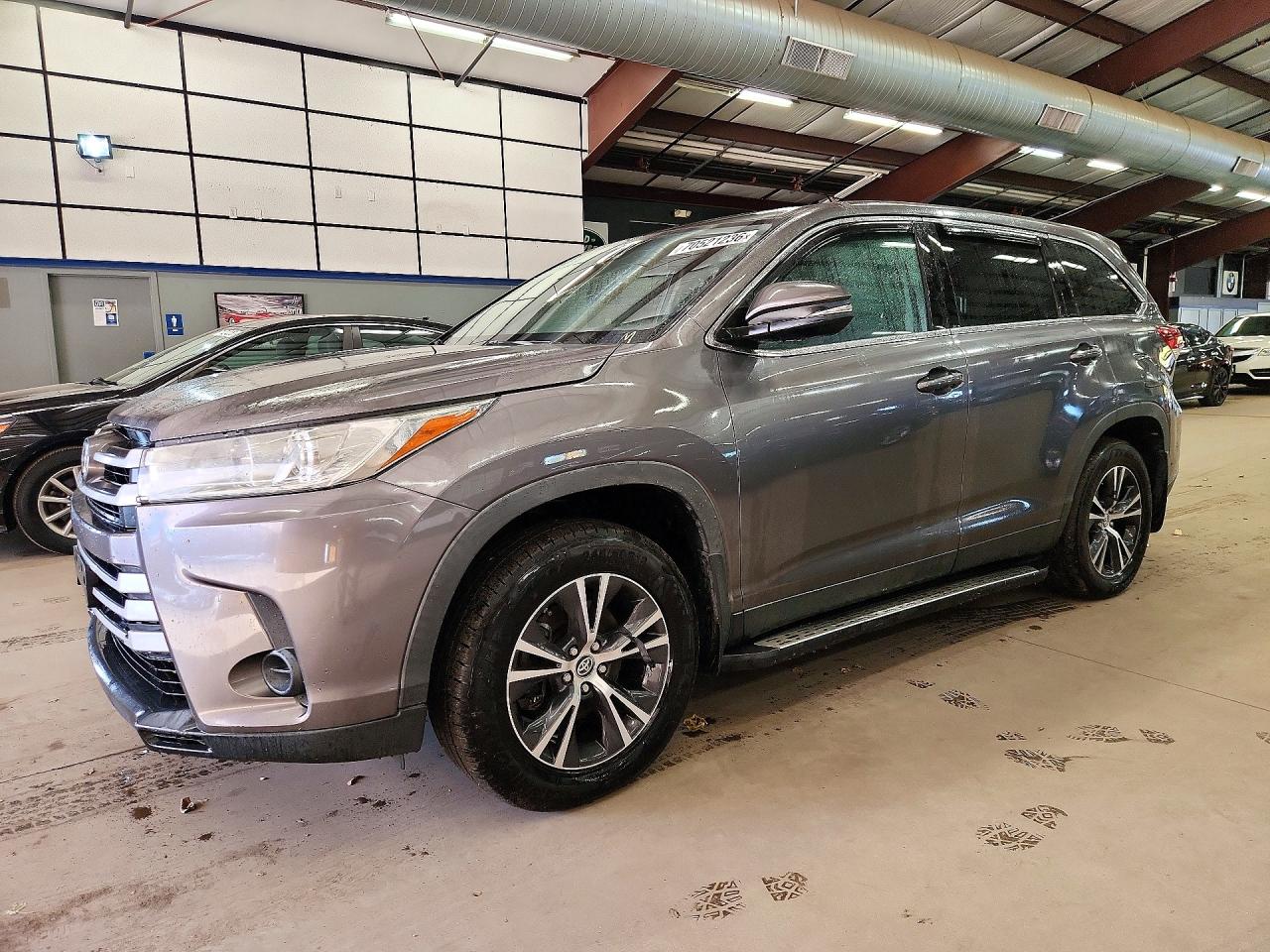 2019 TOYOTA HIGHLANDER LE | 5TDBZRFHXKS708529 | UPCARS