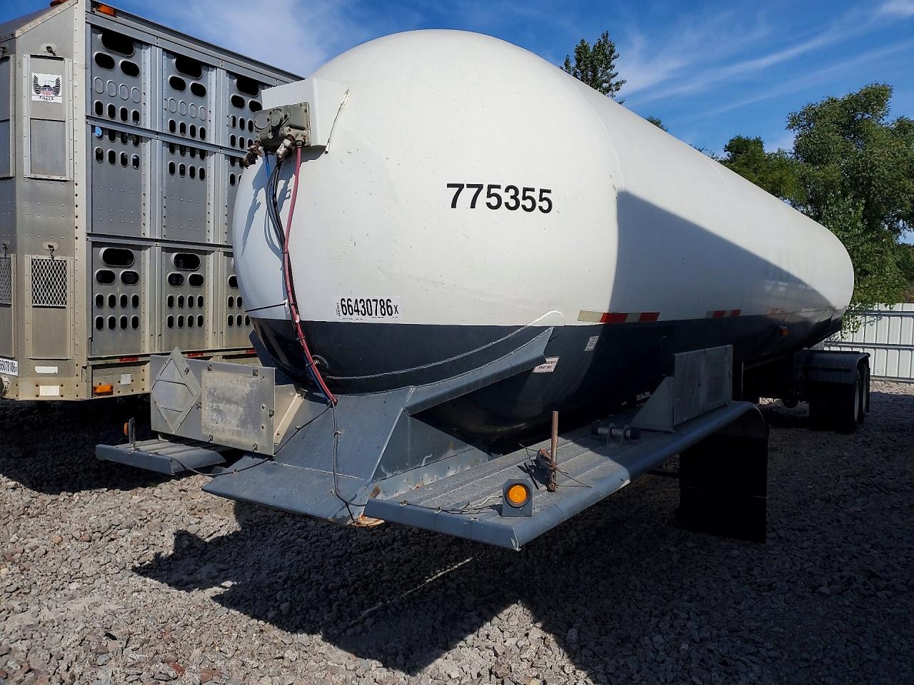 1977 TRINITY TRAILERS UNKNOWN TRINITY TANK TRAILER | 413066 | UPCARS