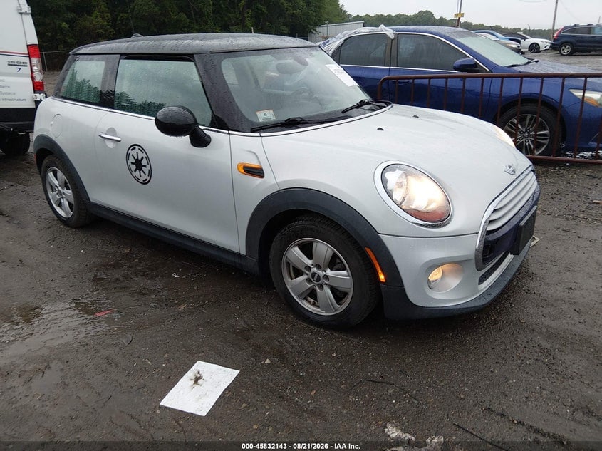 2015 MINI HARDTOP COOPER | WMWXM5C56F3A60069 | UPCARS