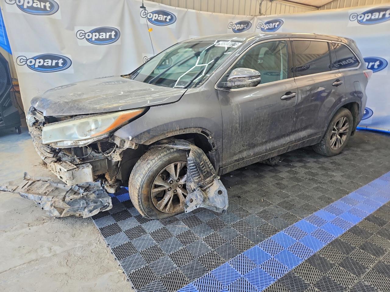 2015 TOYOTA HIGHLANDER LE | 5TDBKRFH8FS201378 | UPCARS